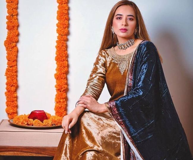 velvet suit designs for lohri 2026 (1)