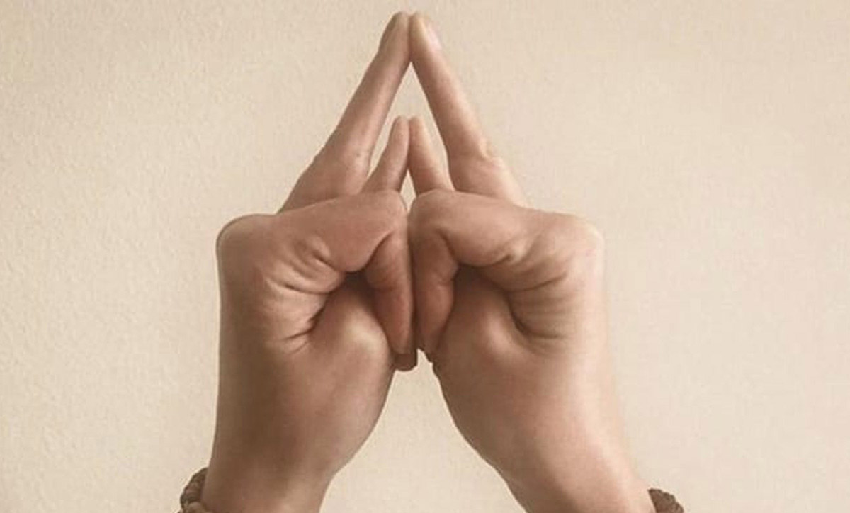 shakti mudra that every women should practice daily