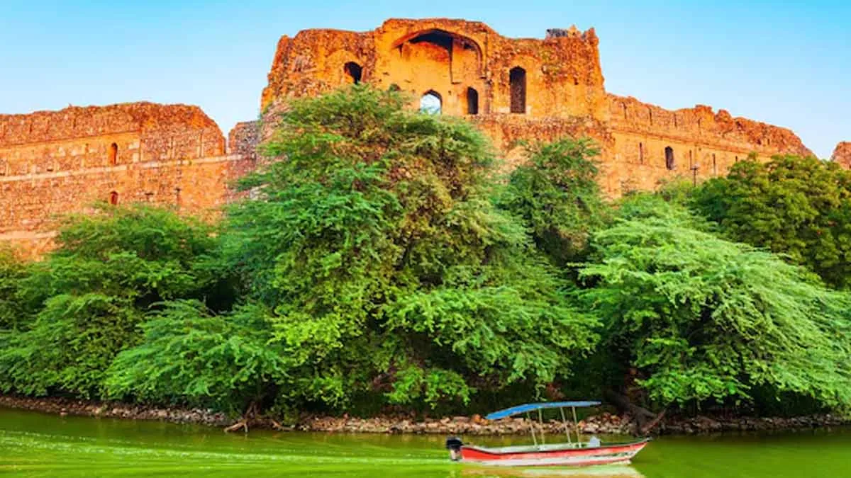 delhi ncr historical places to visit on 26 january 2026sd