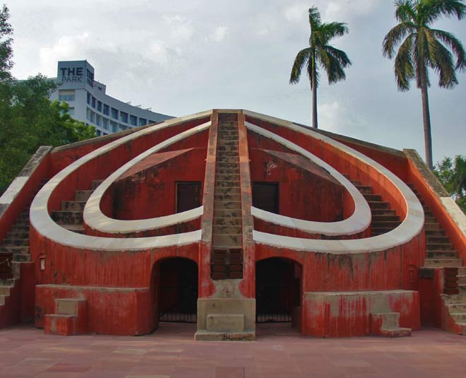 delhi ncr historical places to visit on 26 january 2026ss