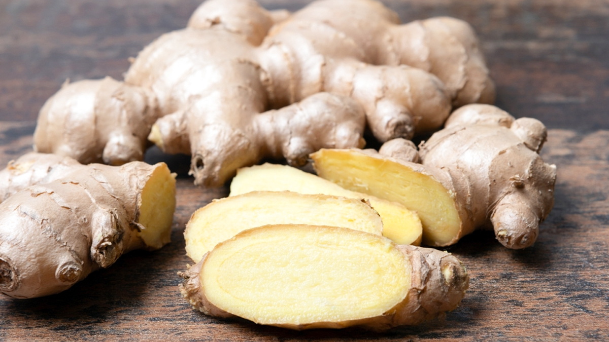 Ginger Storage Tips: गीली अदरक को लंबे समय तक स्टोर कैसे करें? ये तरीके आएंगे काम