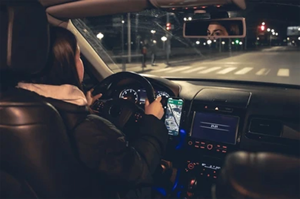 what to do if travel alone at night