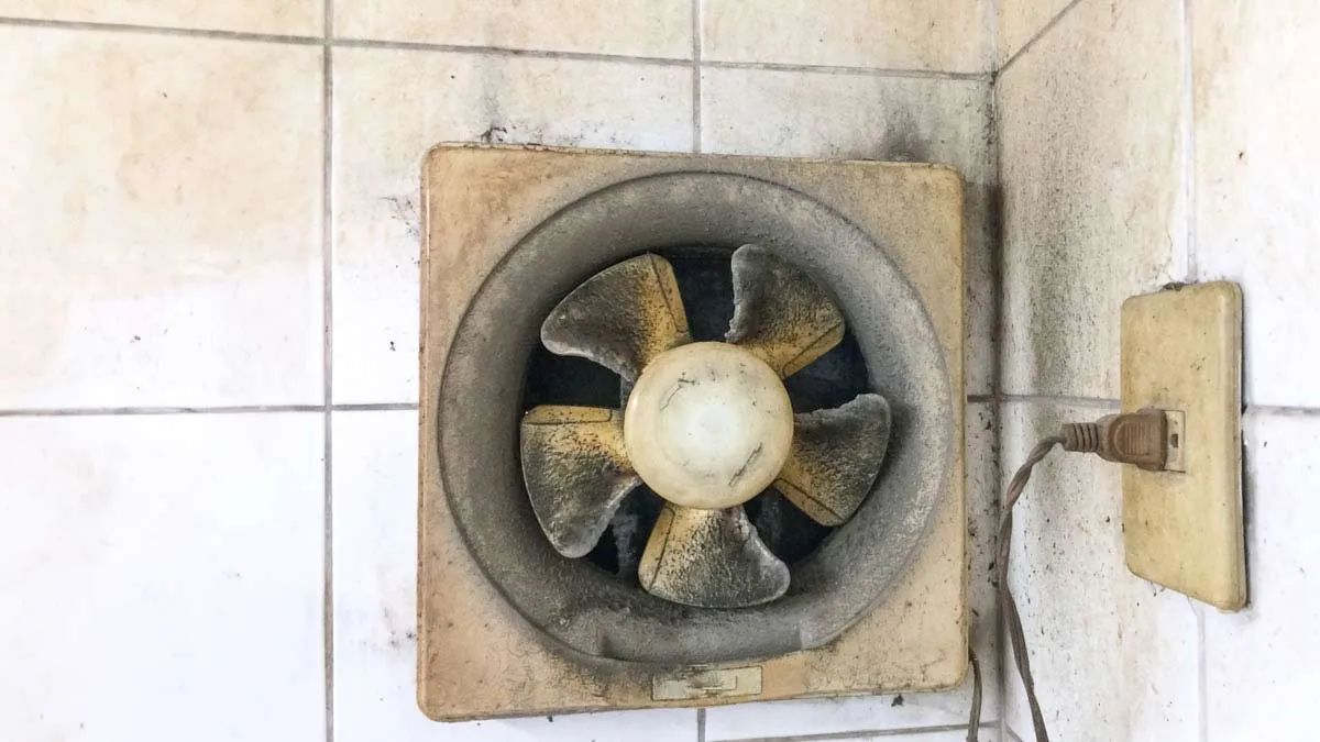 How to clean a kitchen exhaust fan without removing i