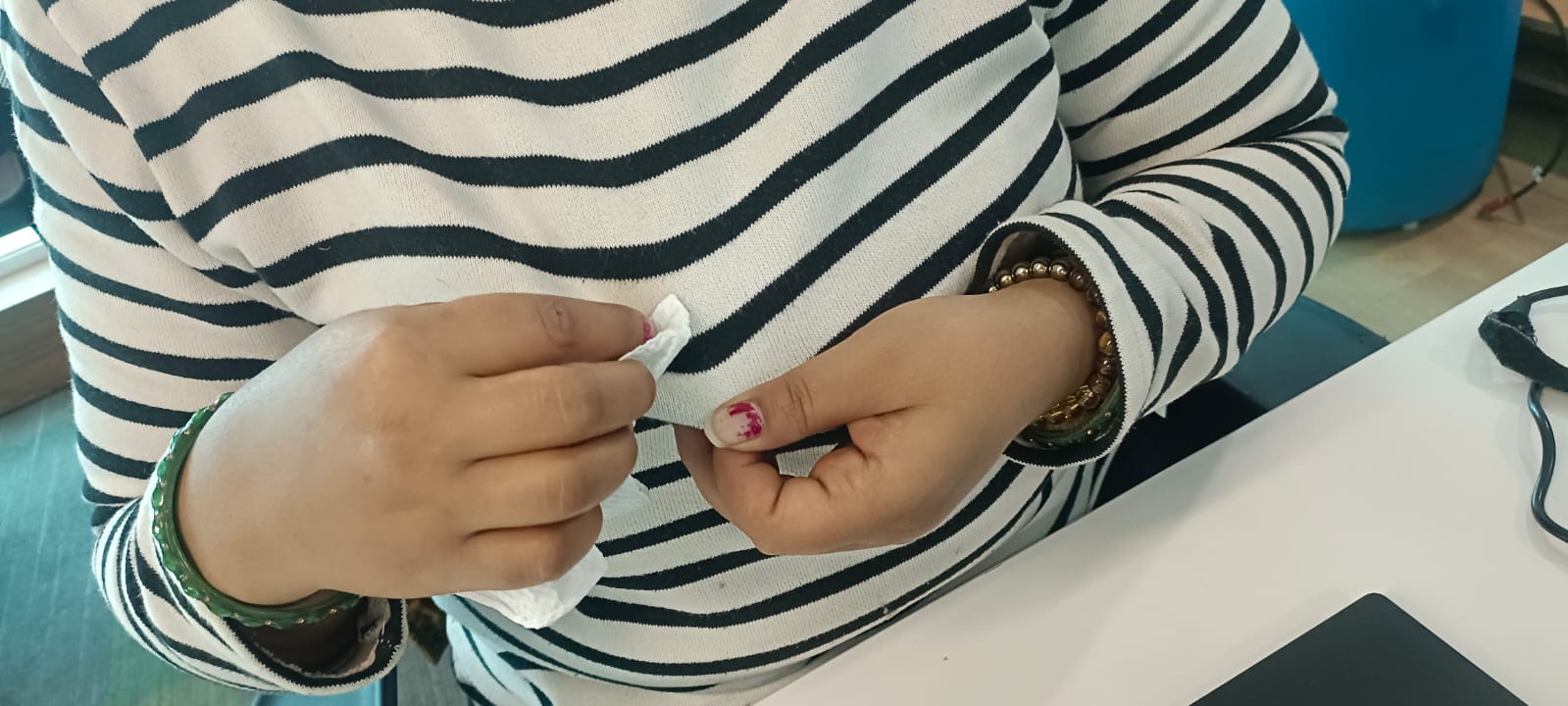 How to turn stained white clothes white again