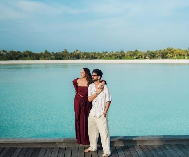 _poses for photoshoot on valentines day (4)