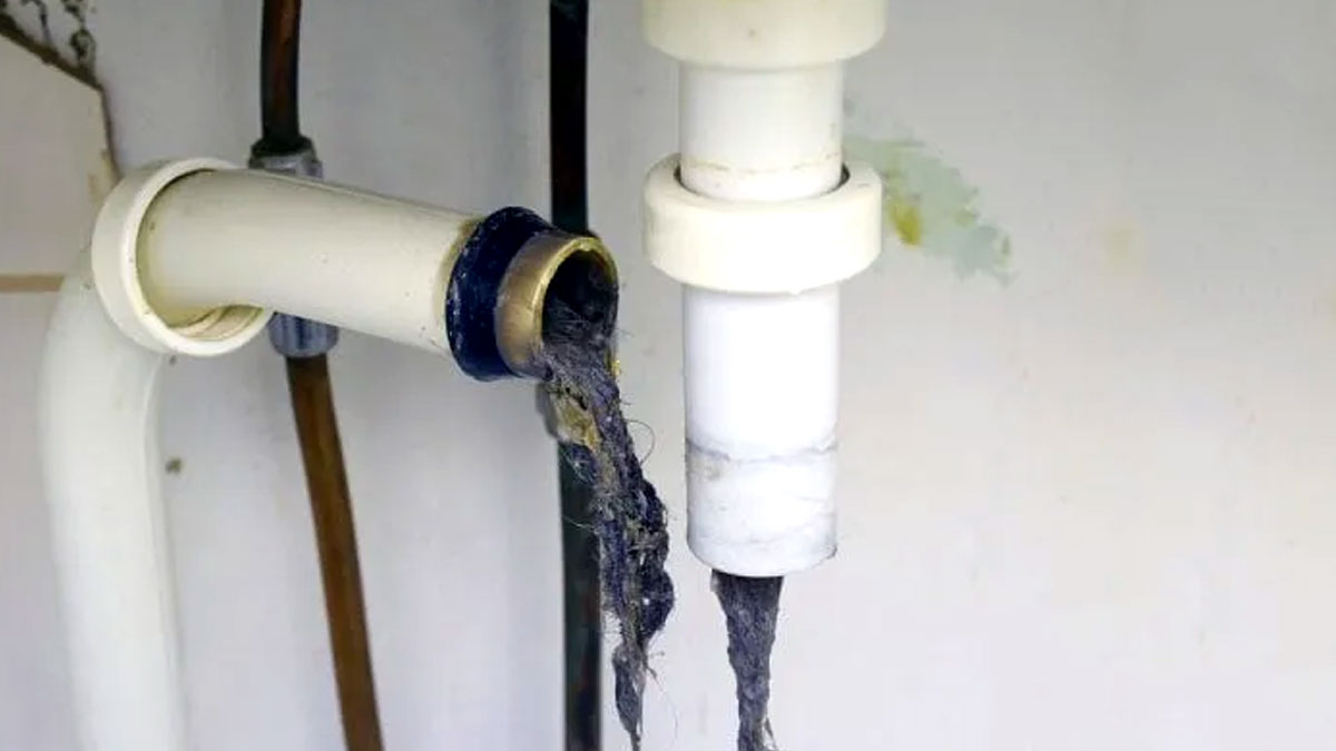 using hot water to unclog sink drain