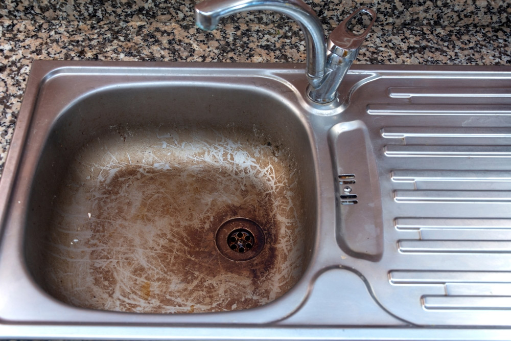 Easy Kitchen Sink Cleaning Tip