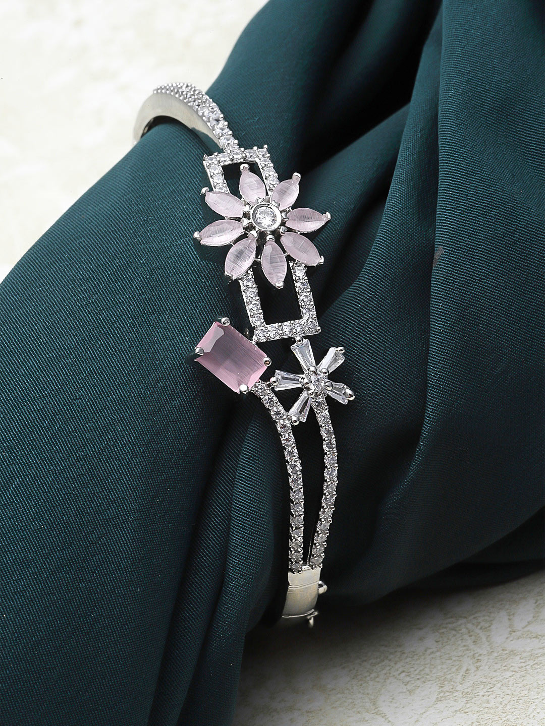 floral bracelet design