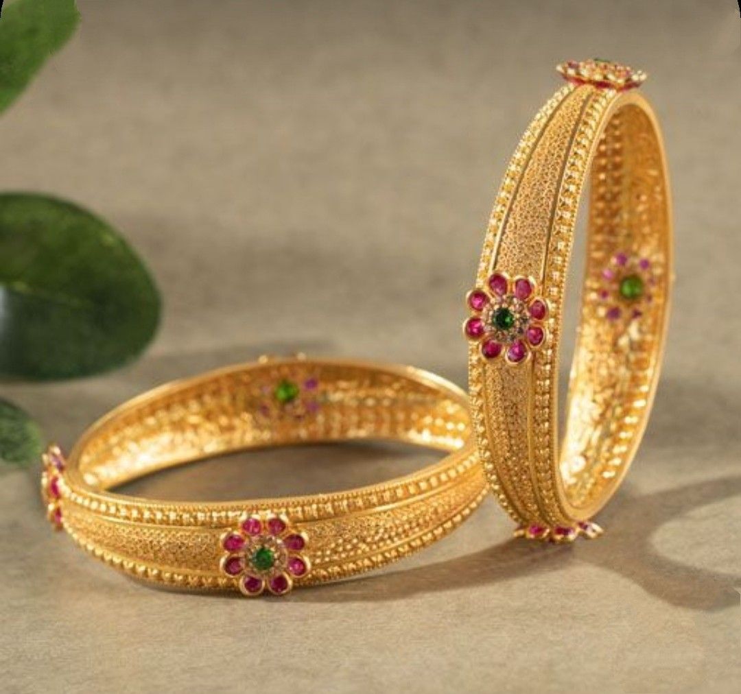 gold polish kada designs