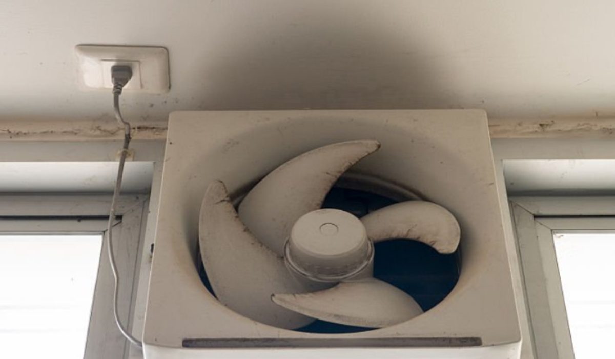 quick kitchen fan cleaning methods