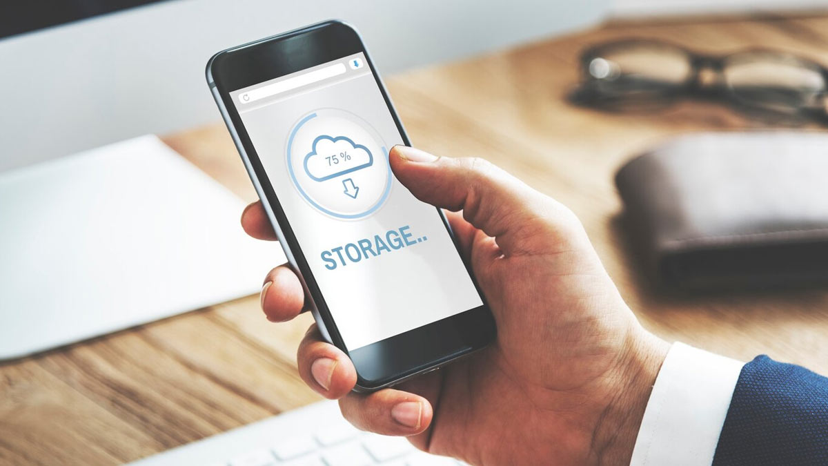 why phone storage fills up fast