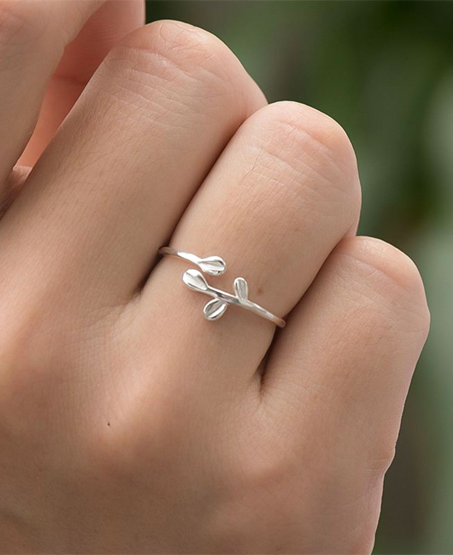 Trendy lightweight rings