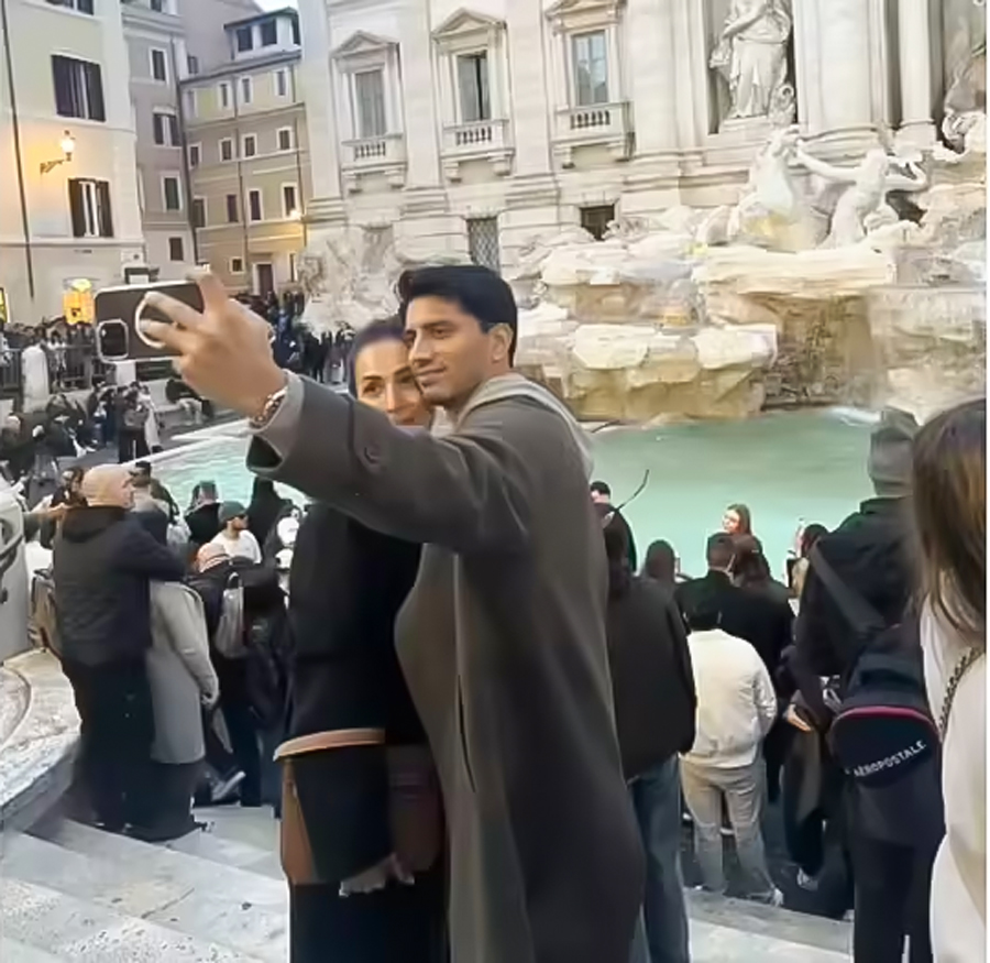 malaika harsh viral selife