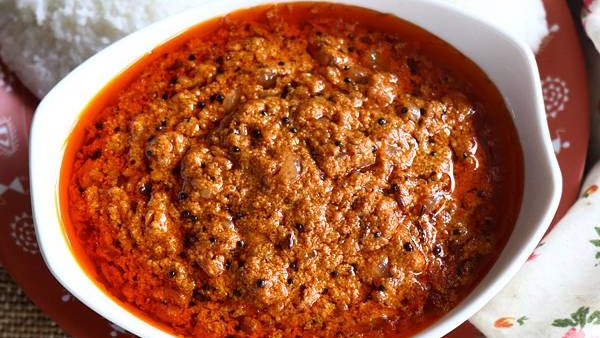 How To Make Creamy Dahi Onion Chutney