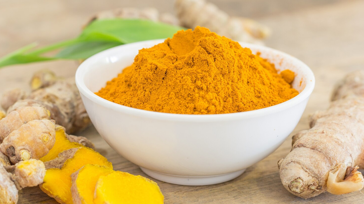 turmeric for glowing face
