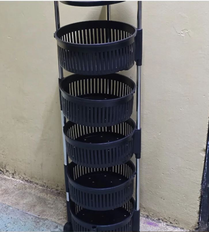 small kitchen organization