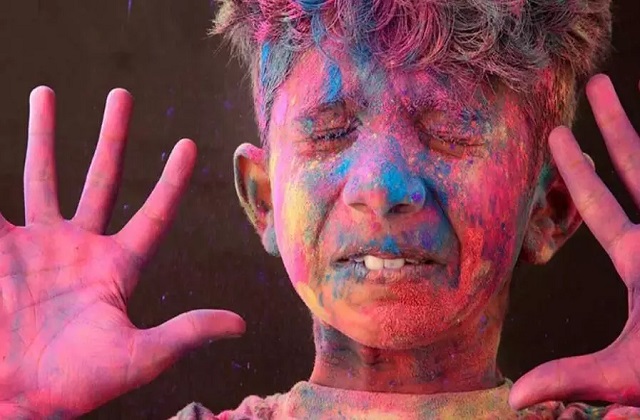 ,What to do if Holi color gets in eye