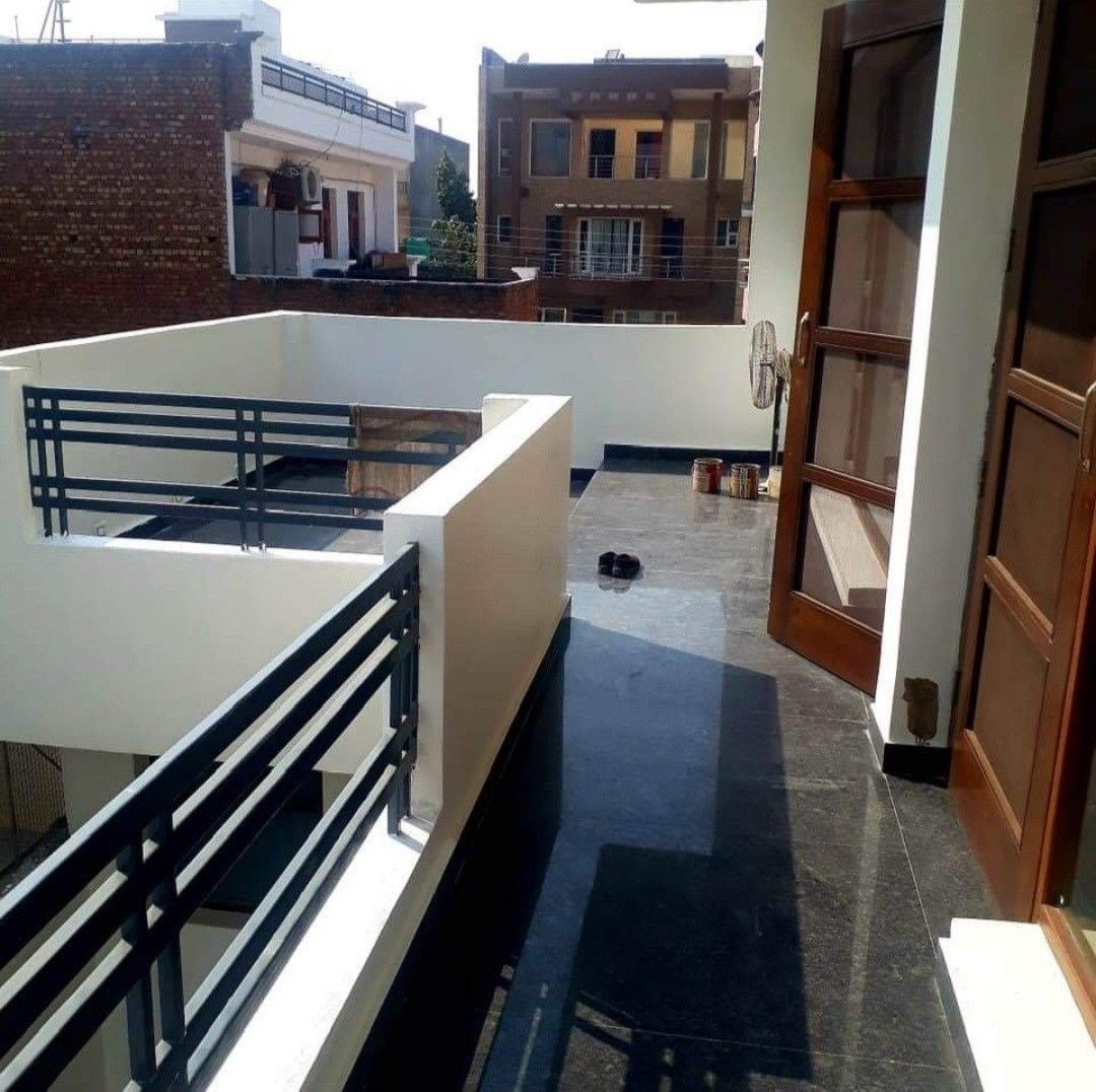 Minimalist Black Iron Grill Design