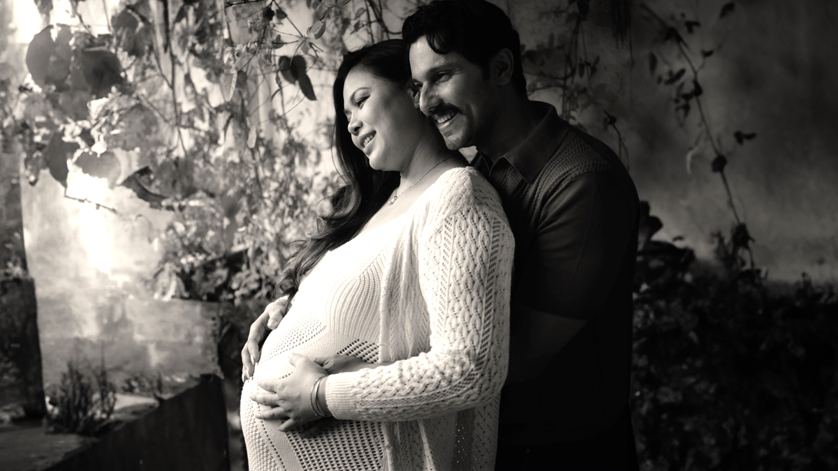 Randeep Hooda और Lin Laishram के घर आई नन्ही परी, फैंस को दिखाई बेटी की पहली झलक