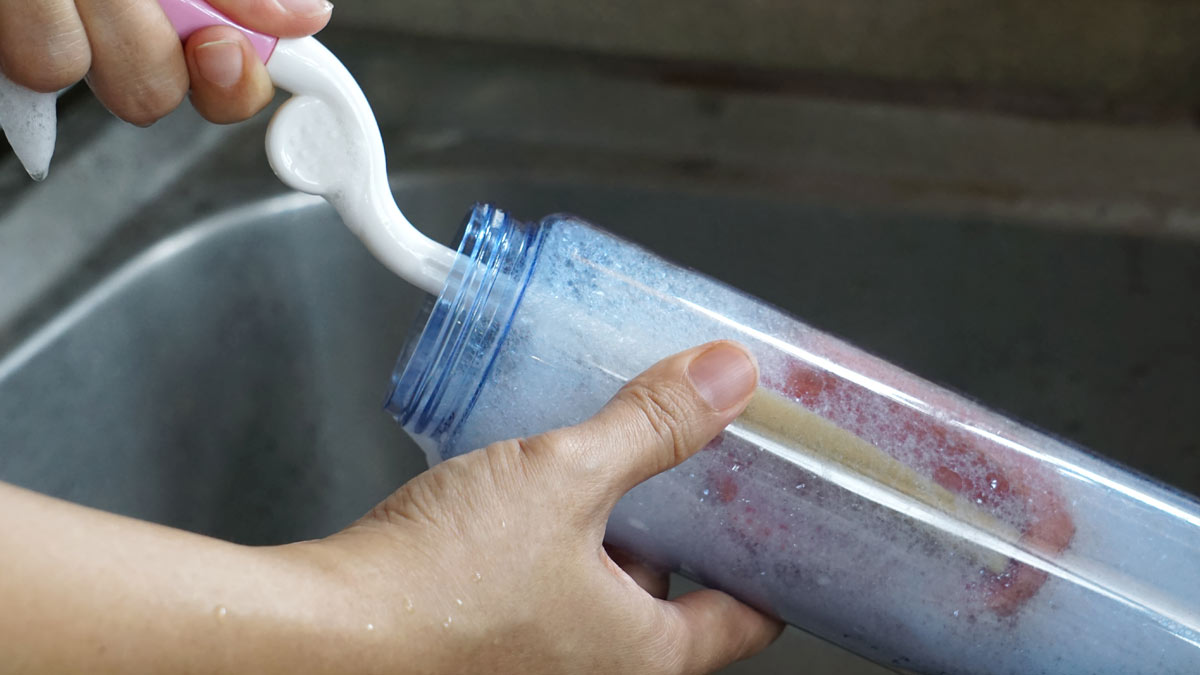 बोतल से नहीं जा रही है साबुन की महक? धूप में सुखाने का झंझट छोड़ें, आजमाएं ये 5 जादुई ट्रिक्स