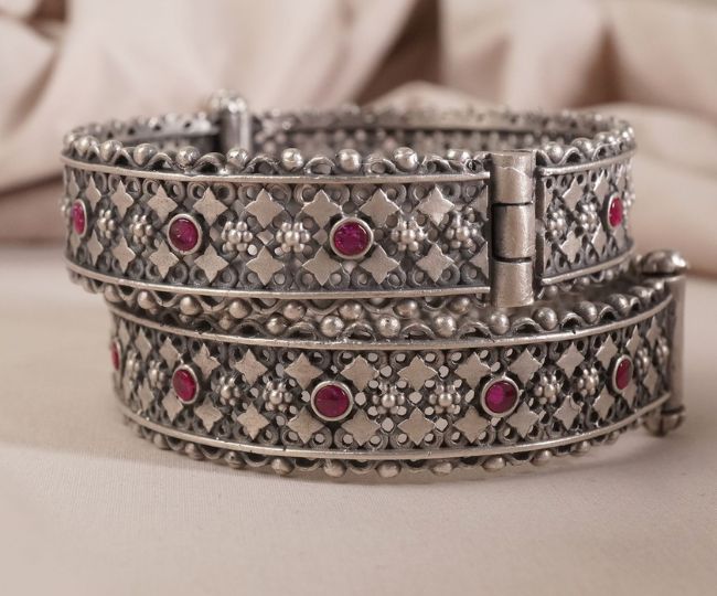 kada for red suit (1)