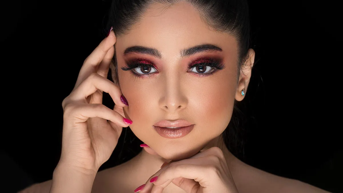 Light makeup for Eid