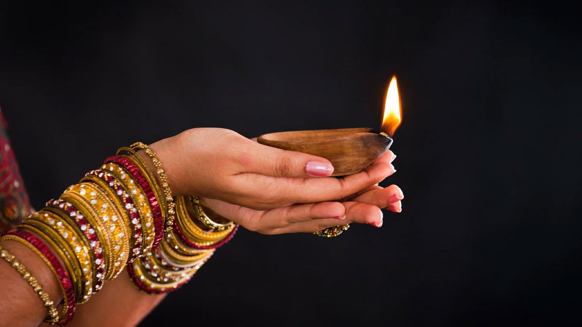 significance-of-lighting-yam-ka-diya-on-choti-diwali-1729670202820