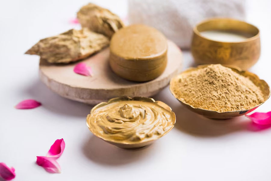 benefits of washing face with multani mitti