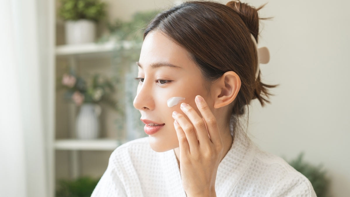 cleansing step of facial