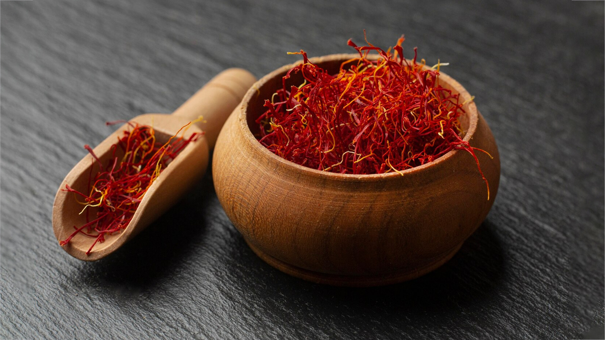 saffron for dark circles