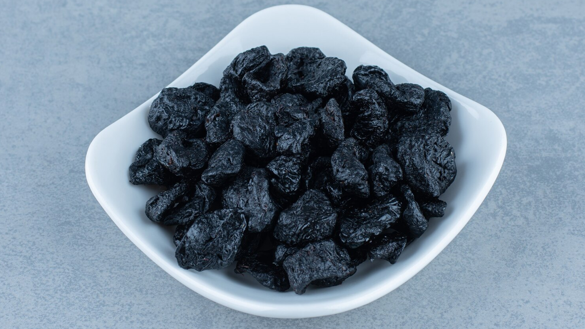 prunes to help you poop naturally daily