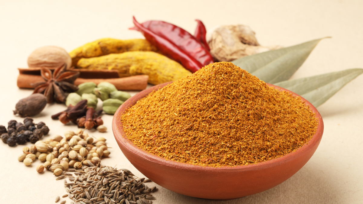 Homemade Sabzi Masala: एक बार बनाकर स्टोर करें ये 7 मसाले, हर खाने में आएगा 5 स्टार होटल जैसा स्वाद