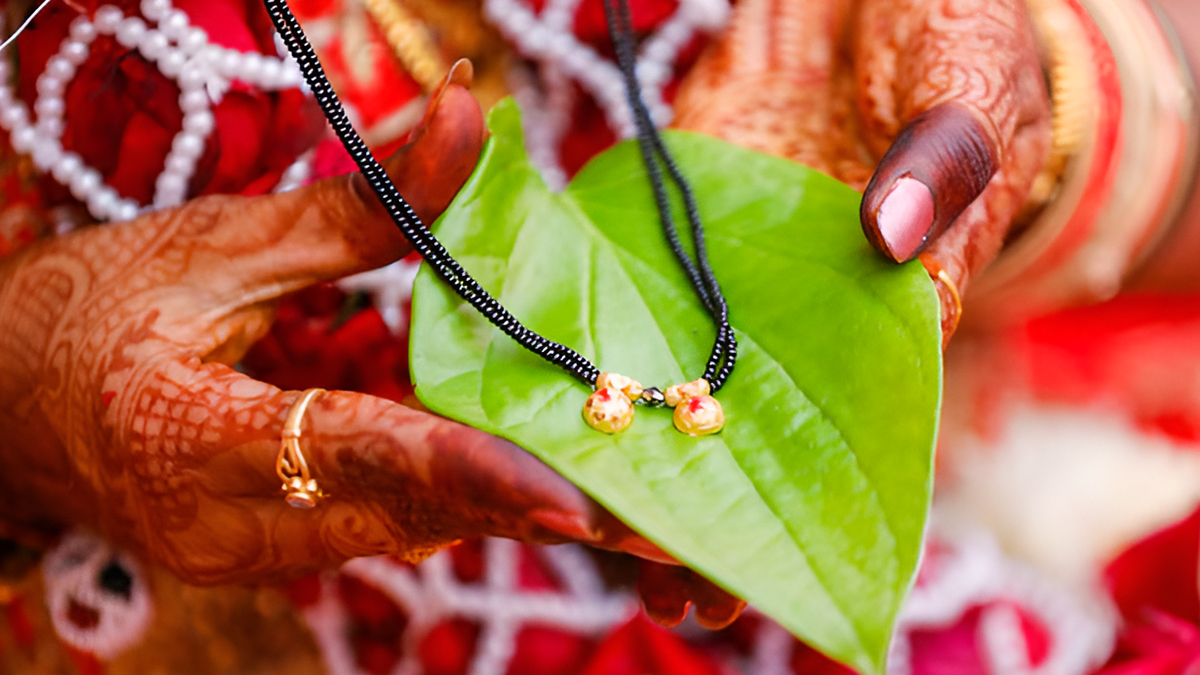 Mangalsutra को अंग्रेजी में क्या कहते हैं? अधिकतर लोगों को नहीं पता होगा इसका जवाब