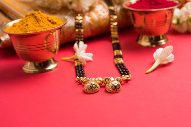 Mangalsutra translation and definition in English
