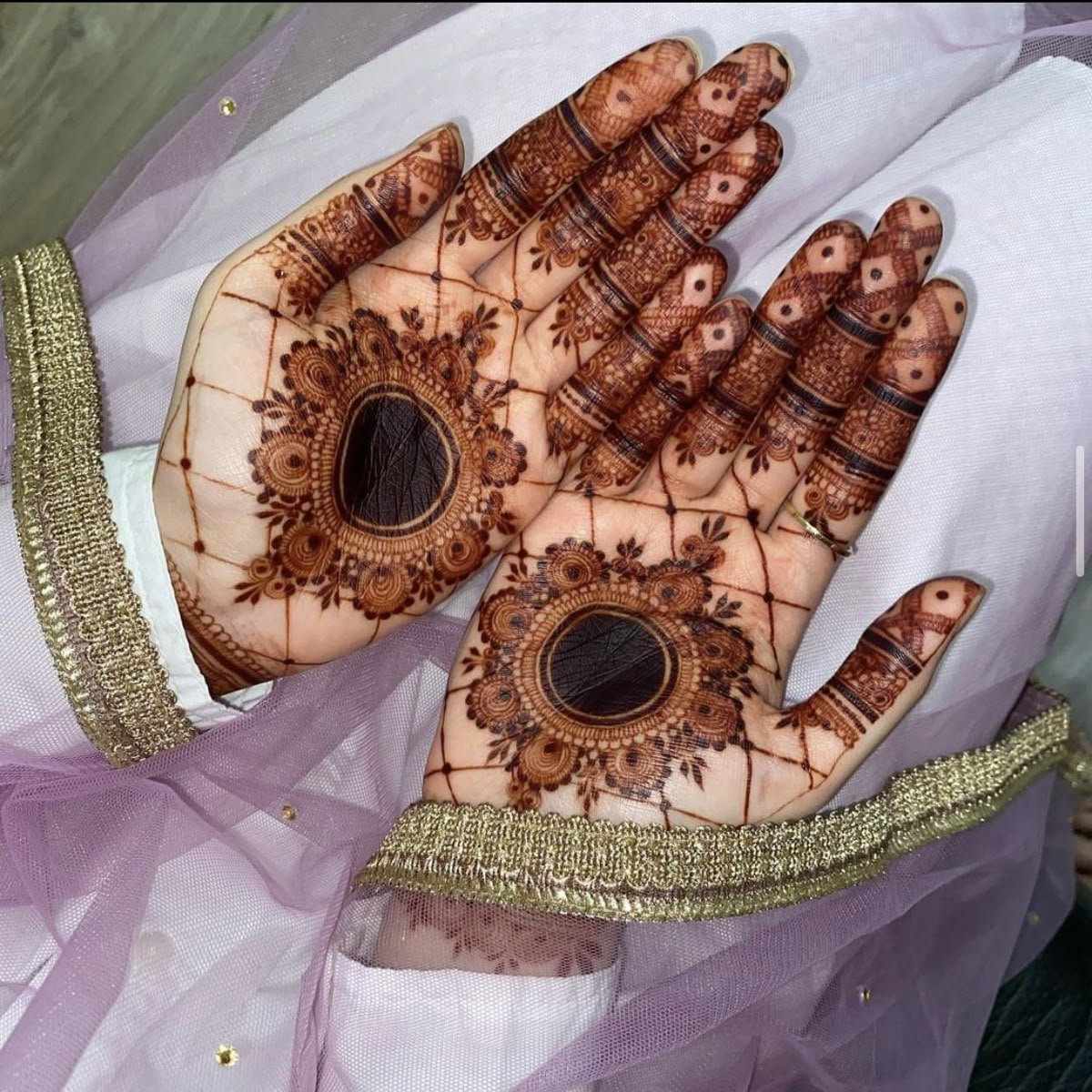 new mehndi designs gol tikki