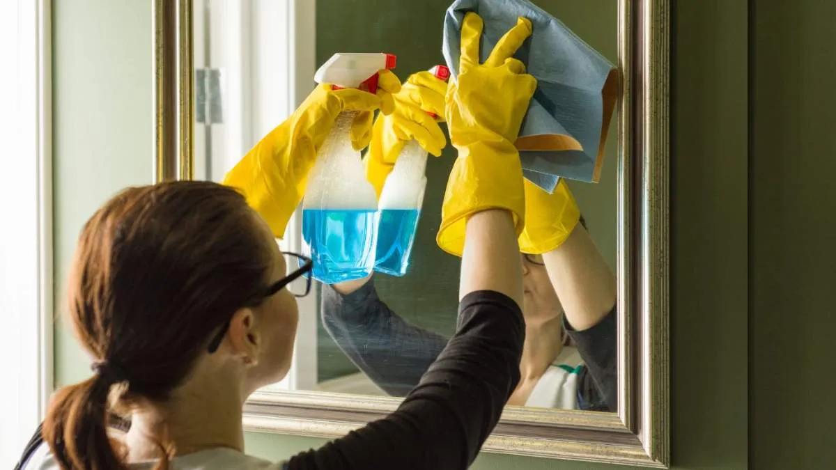 Mirror-cleaning-Tips-1751491909778
