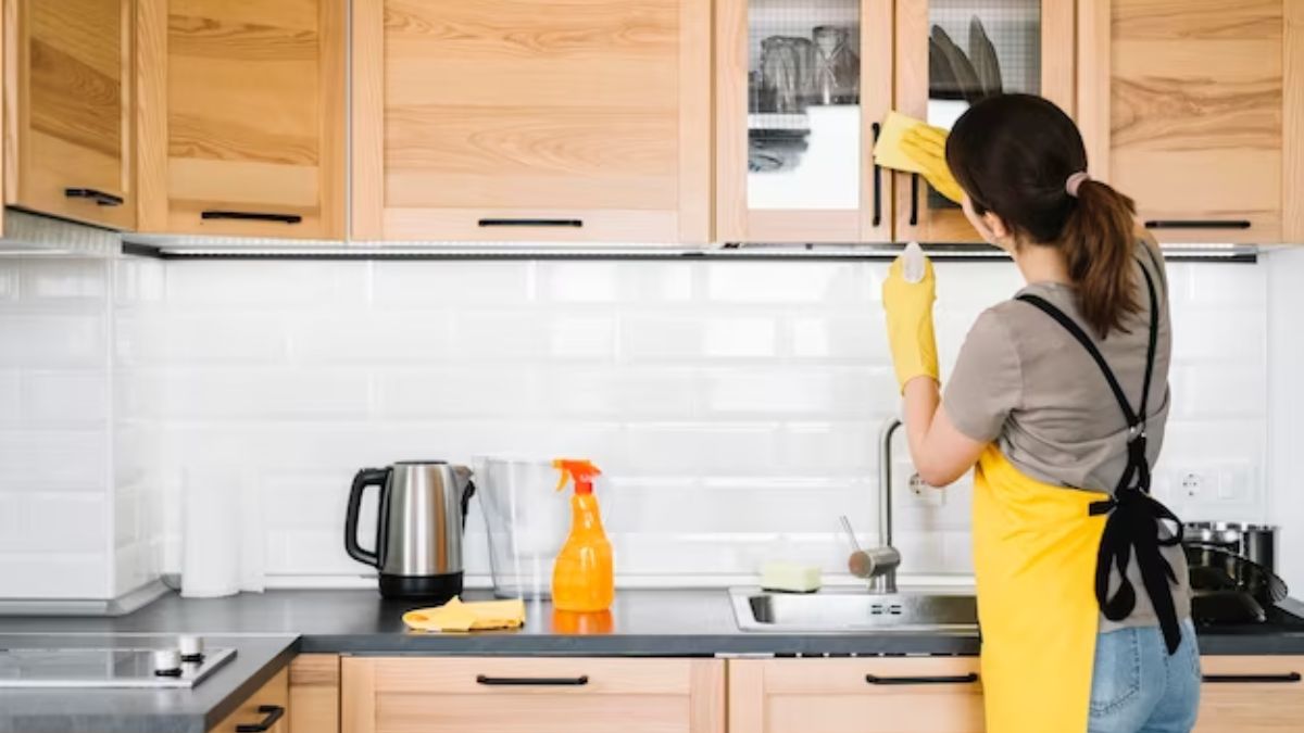how-to-make-cleaner-for-sticky-kitchen-cabinets-cleaning-in-hindi