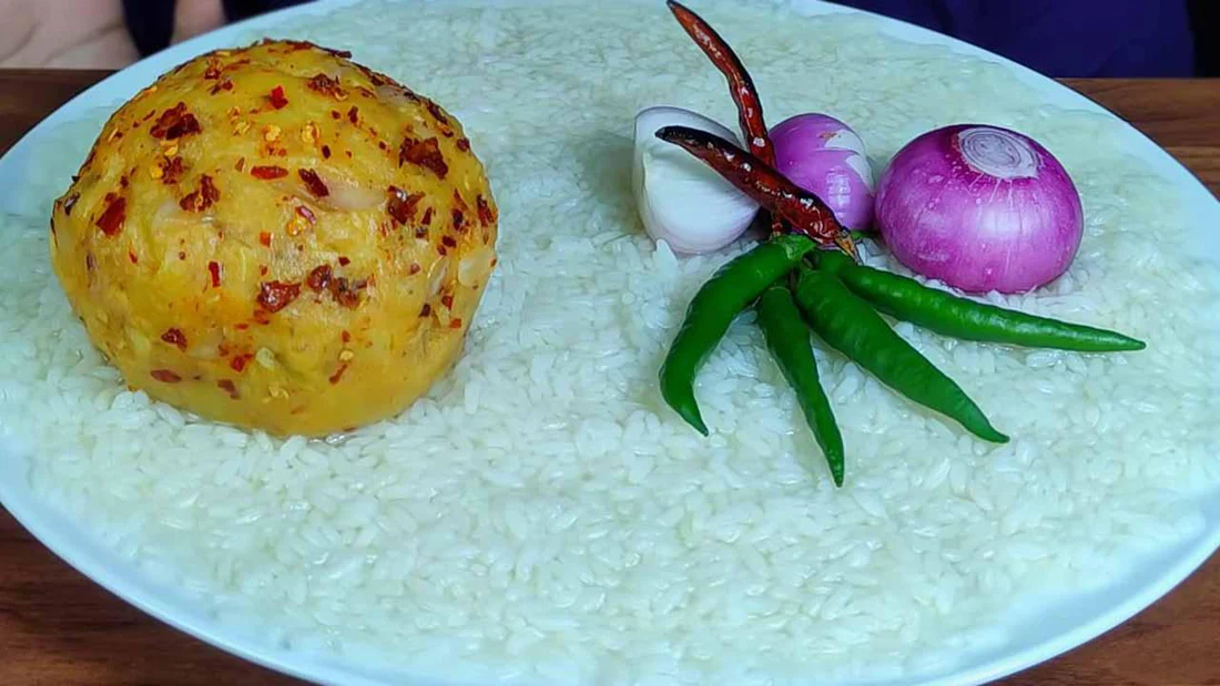 panta-bhaat-is-the-food-loved-by-bengalis-v0-owkzxr5o63la1