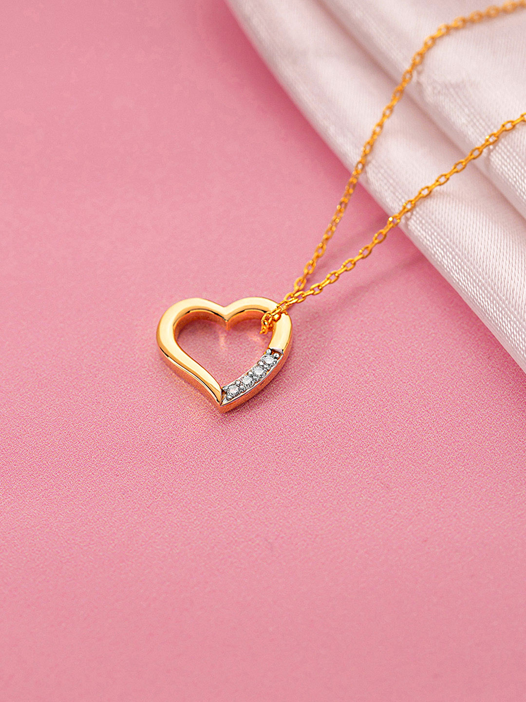diamond heart pendent