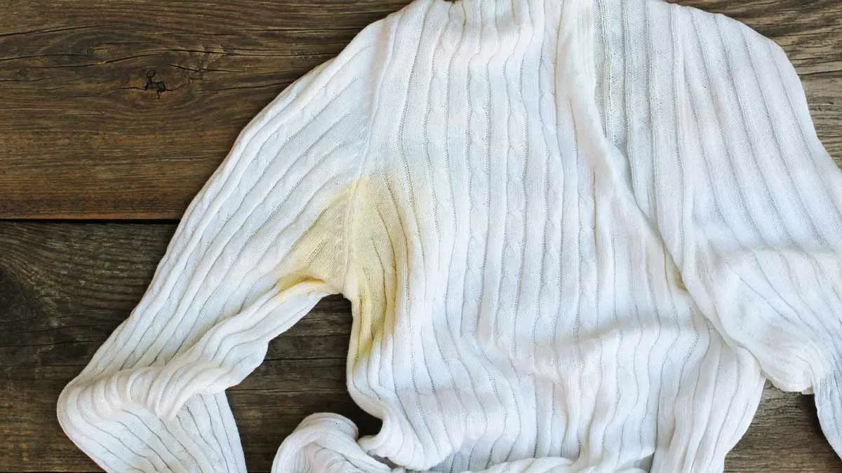 how-to-get-rid-of-remove-sweat-stains-from-clothes-without-washing-1745915402663