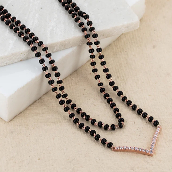 v design mangalsutra
