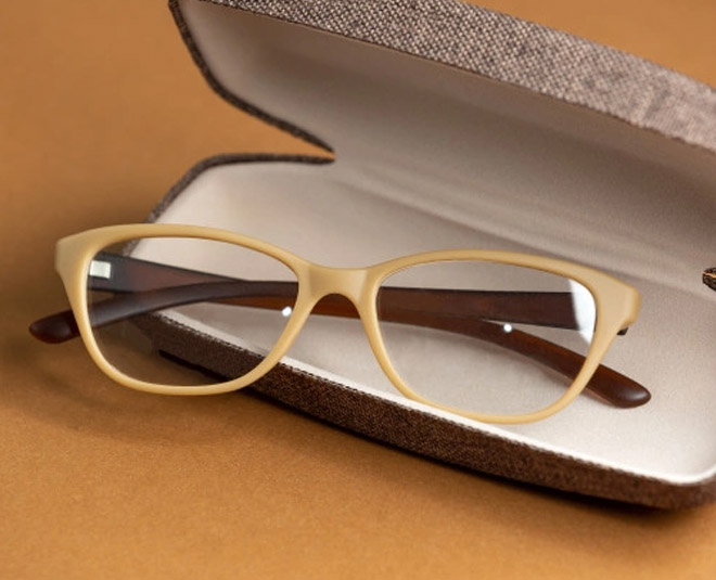 ways-to-take-care-of-eyeglasses (1)