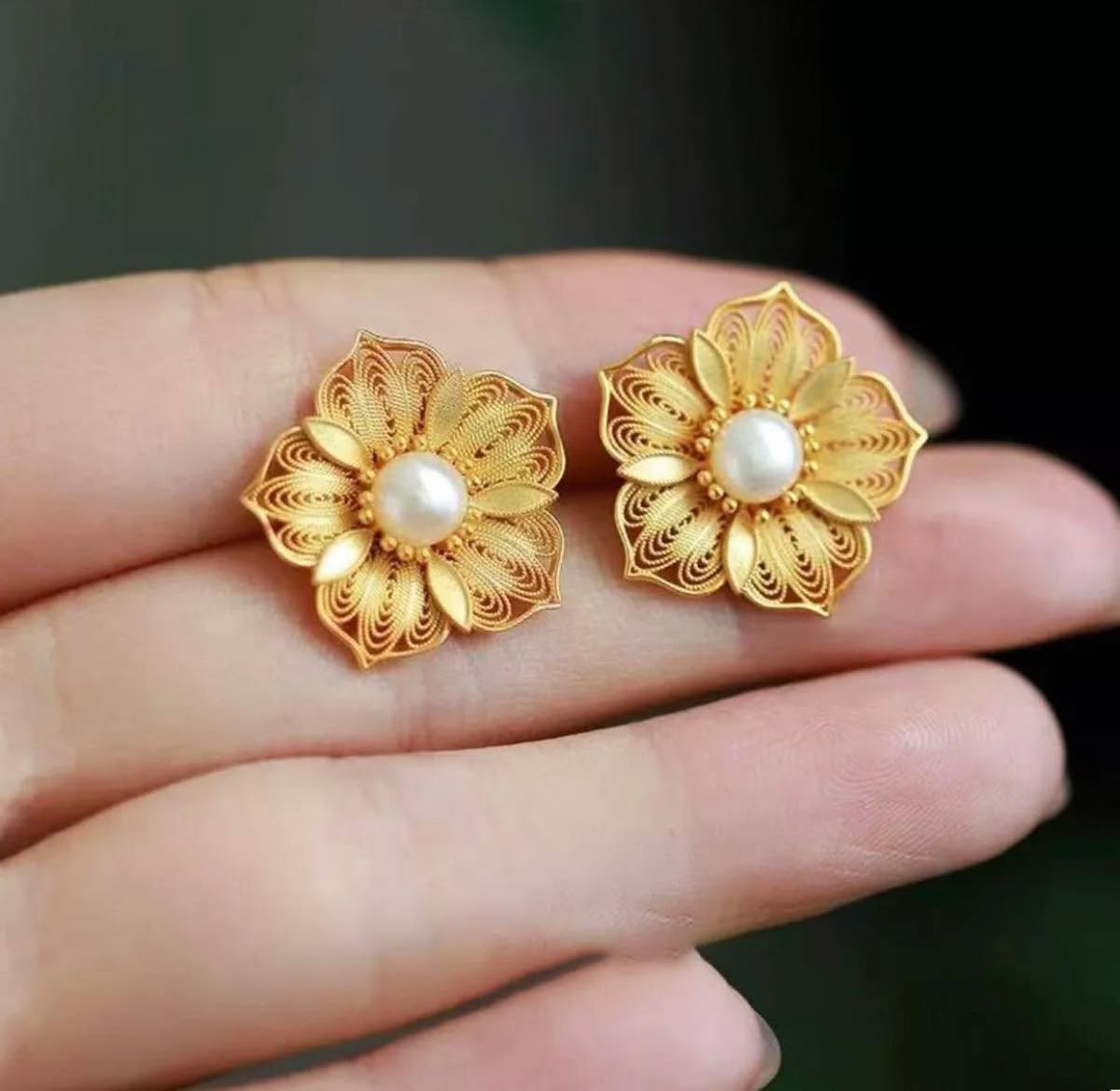 matt tops earrings