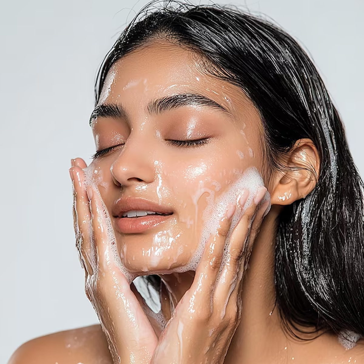 cleaning face with milk daily benefits