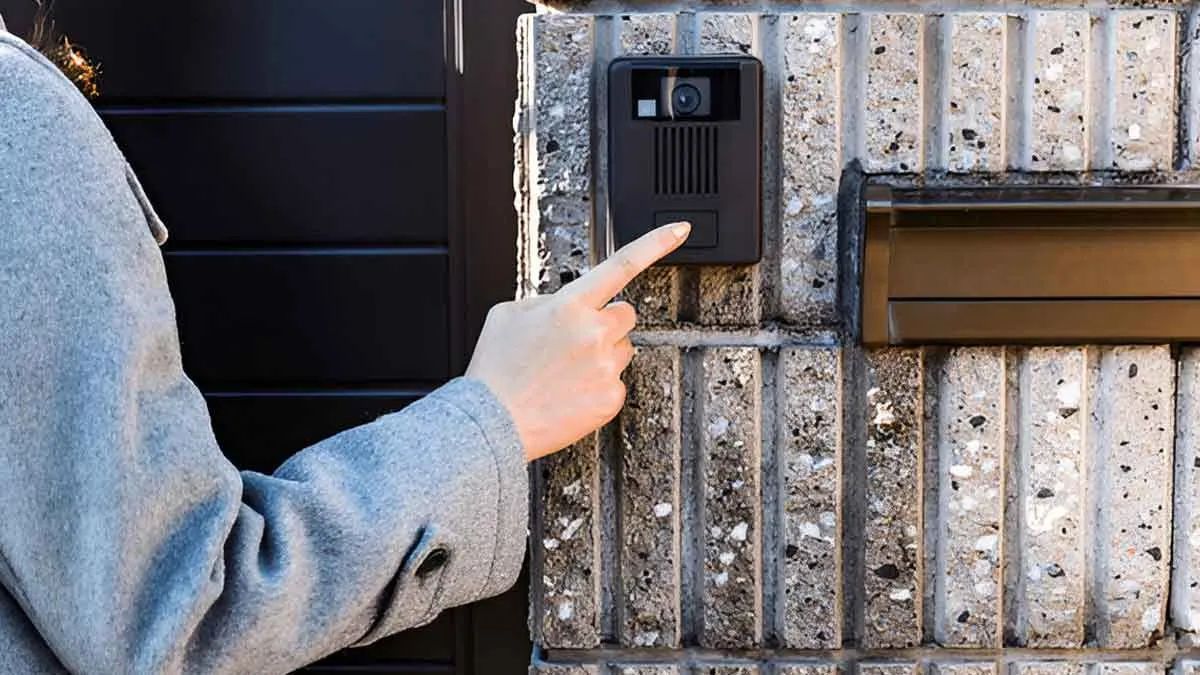 Doorbell Maintenance: ठीक से नहीं बज रही है घर की डोरबेल? नया लगवाने से पहले खुद से ऐसे करें ठीक