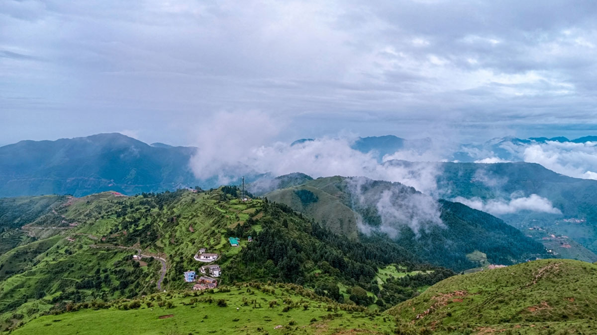 शिमला-मनाली की भीड़ और जाम से बचना है? गर्मी की छुट्टियों में घूमने के लिए बेस्ट हैं दिल्ली के पास ये 3 ऑफबीट डेस्टिनेशन