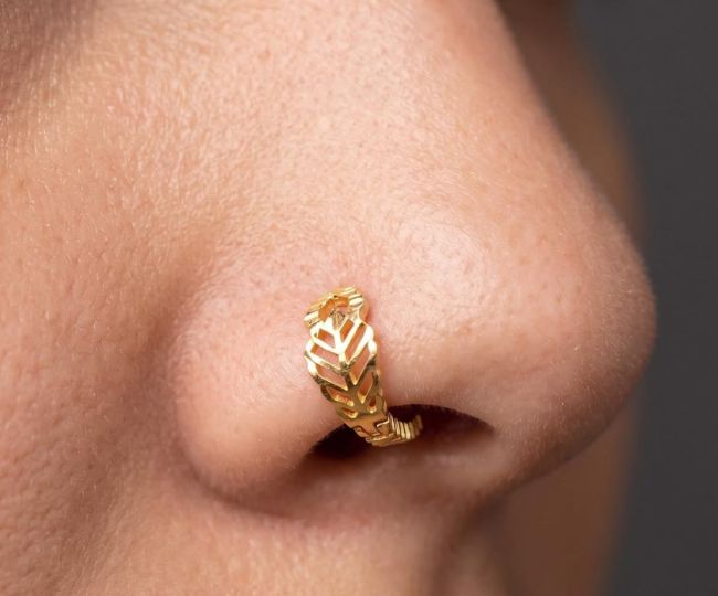 Hoop Nose Ring Ke Designs: हर आउटफिट्स पर चार चांद लगा देंगी ये हूप नोज ...