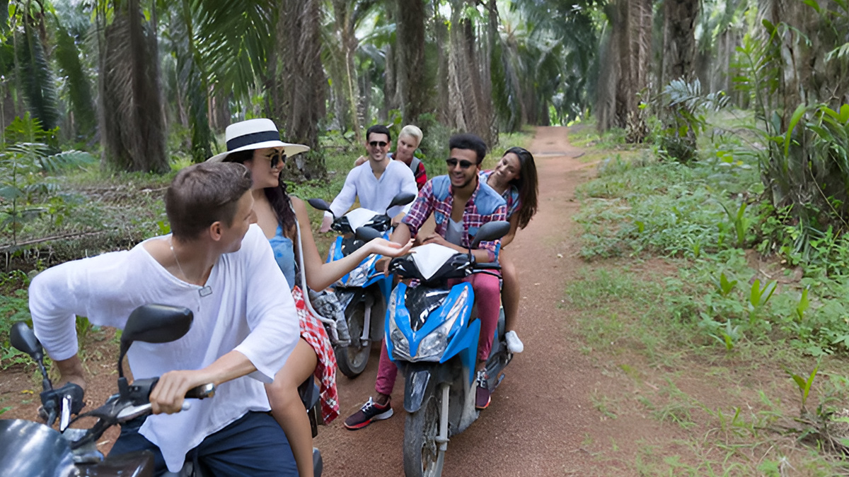 अजनबियों संग सफर, जानिए क्या है Community Travel और इसका नया क्रेज?