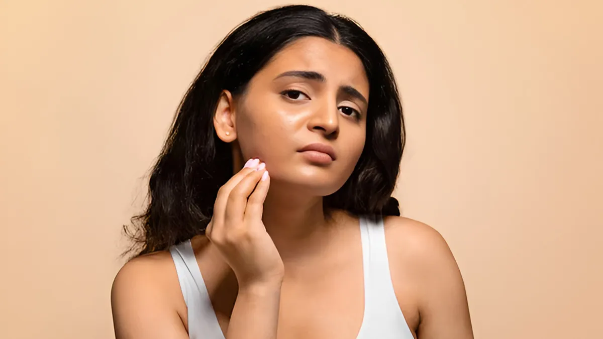 मॉनसून की चिपचिपाहट छीन रही है चेहरे का निखार? कच्चे दूध में मिलाकर लगाएं ये 2 चीजें