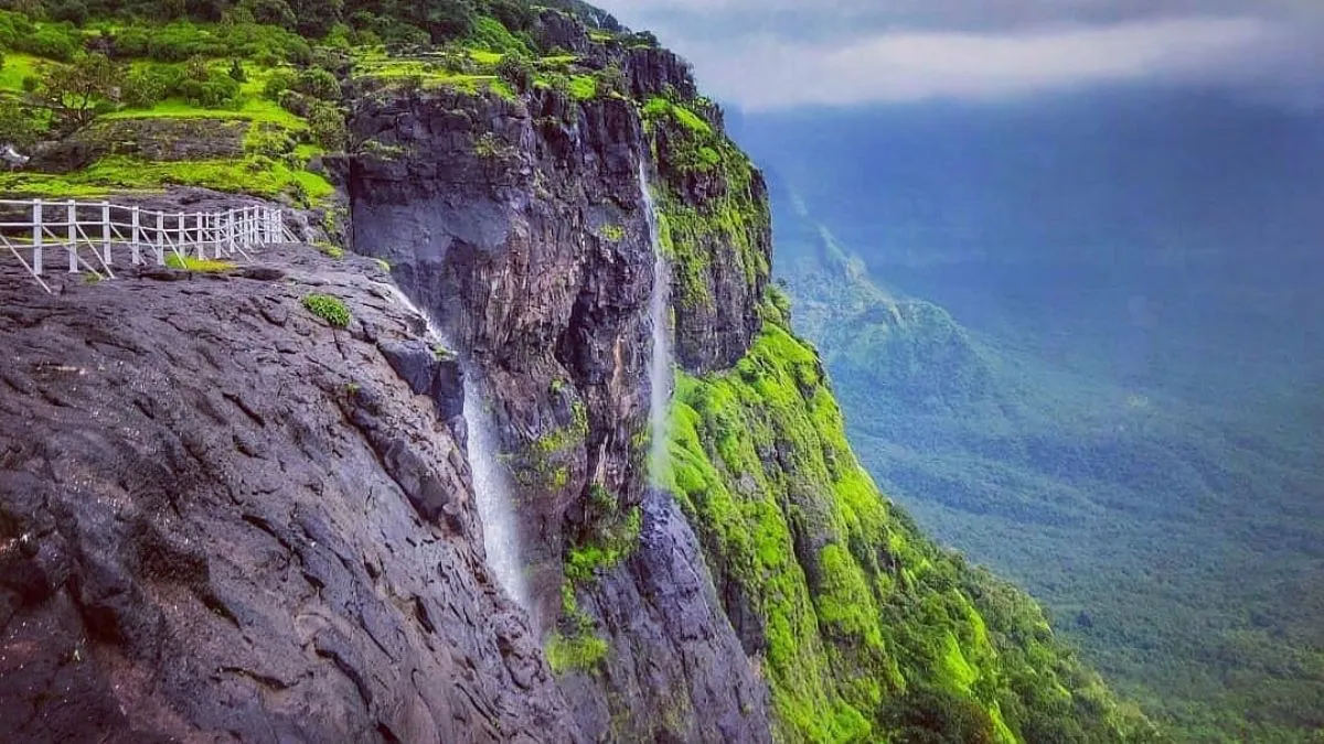 naneghat waterfall (1)